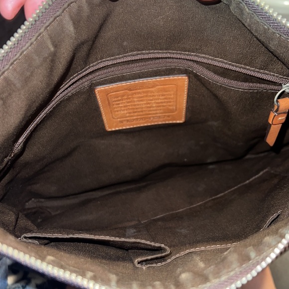 Authentic coach purse - Picture 2 of 3